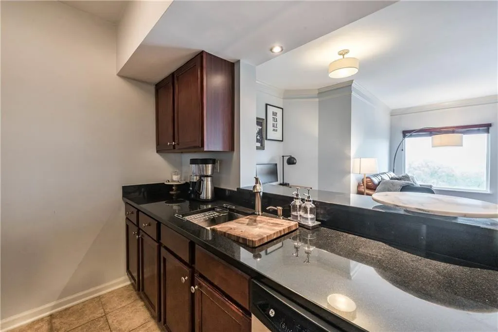 275 13th Street Unit 1003, Atlanta, Georgia 30309, 1 Bedroom Bedrooms, ,1 BathroomBathrooms,Residential,Sold,275 13th Street Unit 1003,5993356
