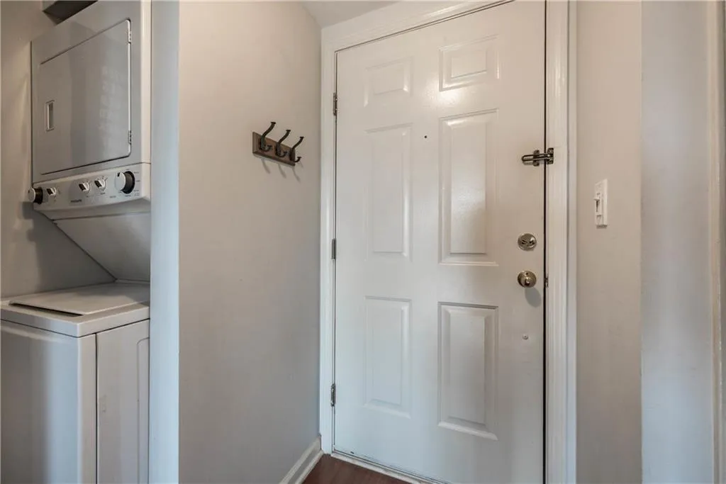 275 13th Street Unit 1003, Atlanta, Georgia 30309, 1 Bedroom Bedrooms, ,1 BathroomBathrooms,Residential,Sold,275 13th Street Unit 1003,5993356