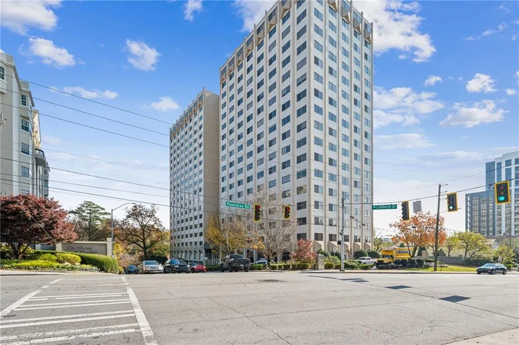 2479 Peachtree Road Ne Unit 1703, Atlanta, Georgia 30305, 1 Bedroom Bedrooms, ,1 BathroomBathrooms,Residential,For Sale,2479 Peachtree Road Ne Unit 1703,7644912