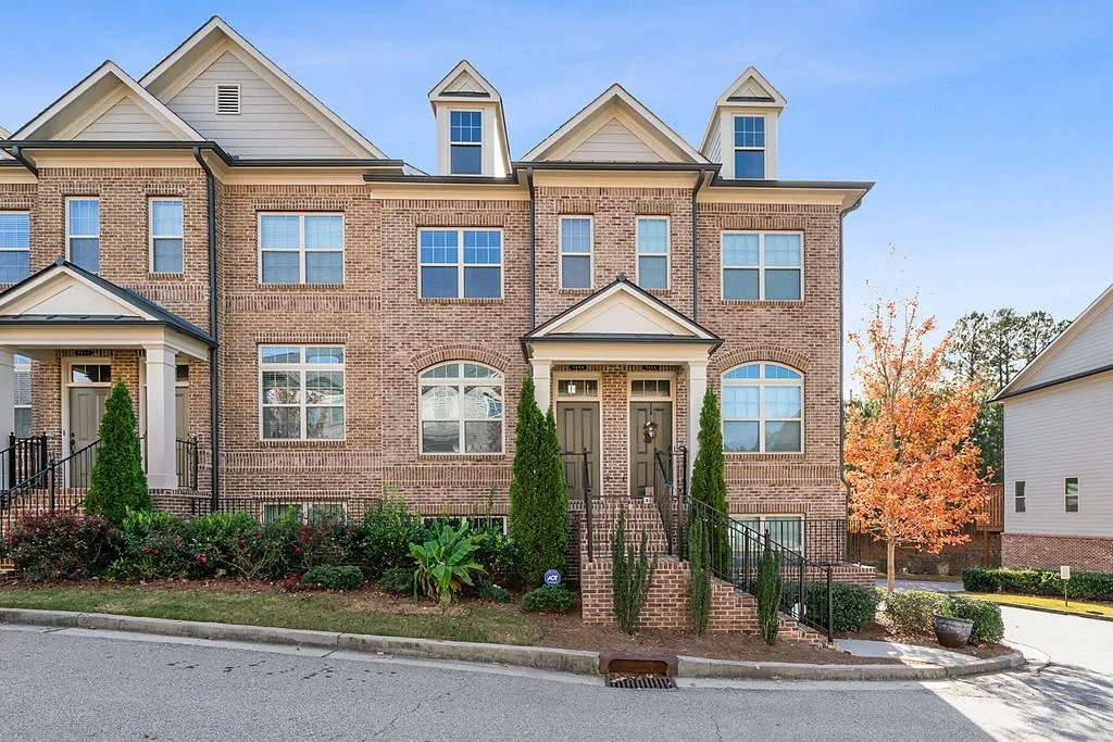 7465 Highland Bluff, Sandy Springs, Georgia 30328, 3 Bedrooms Bedrooms, ,3 BathroomsBathrooms,Residential,Sold,7465 Highland Bluff,6813374