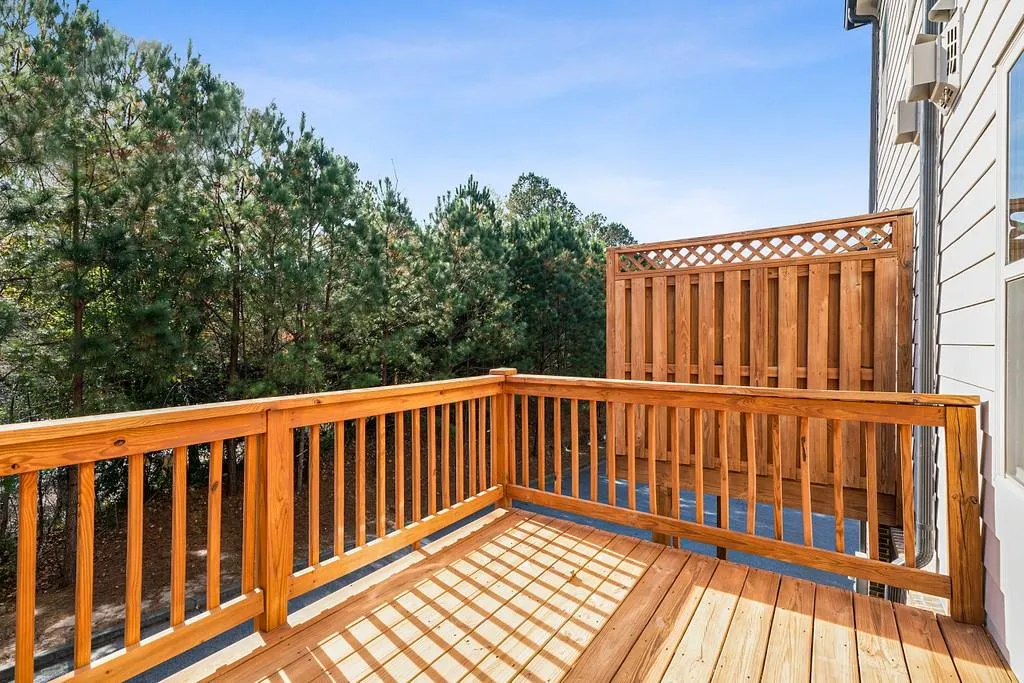 7465 Highland Bluff, Sandy Springs, Georgia 30328, 3 Bedrooms Bedrooms, ,3 BathroomsBathrooms,Residential,Sold,7465 Highland Bluff,6813374