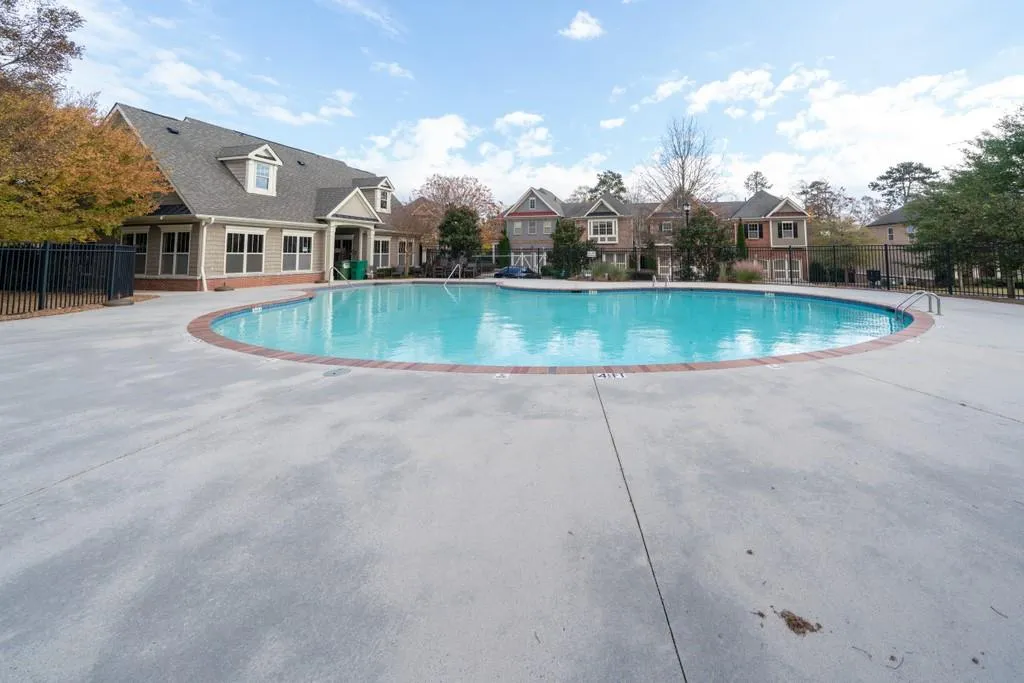 7465 Highland Bluff, Sandy Springs, Georgia 30328, 3 Bedrooms Bedrooms, ,3 BathroomsBathrooms,Residential,Sold,7465 Highland Bluff,6813374