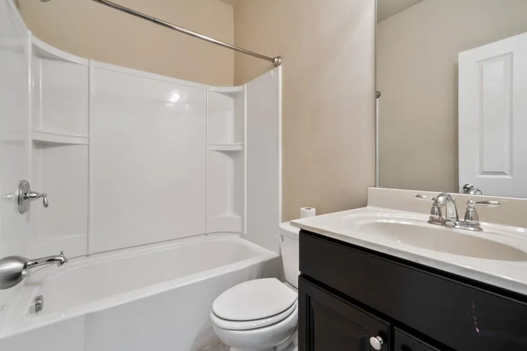 7465 Highland Bluff, Sandy Springs, Georgia 30328, 3 Bedrooms Bedrooms, ,3 BathroomsBathrooms,Residential,Sold,7465 Highland Bluff,6813374