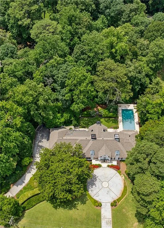 3460 Paces Valley Road Nw, Atlanta, Georgia 30327, 5 Bedrooms Bedrooms, ,4 BathroomsBathrooms,Residential,For Sale,3460 Paces Valley Road Nw,7613103