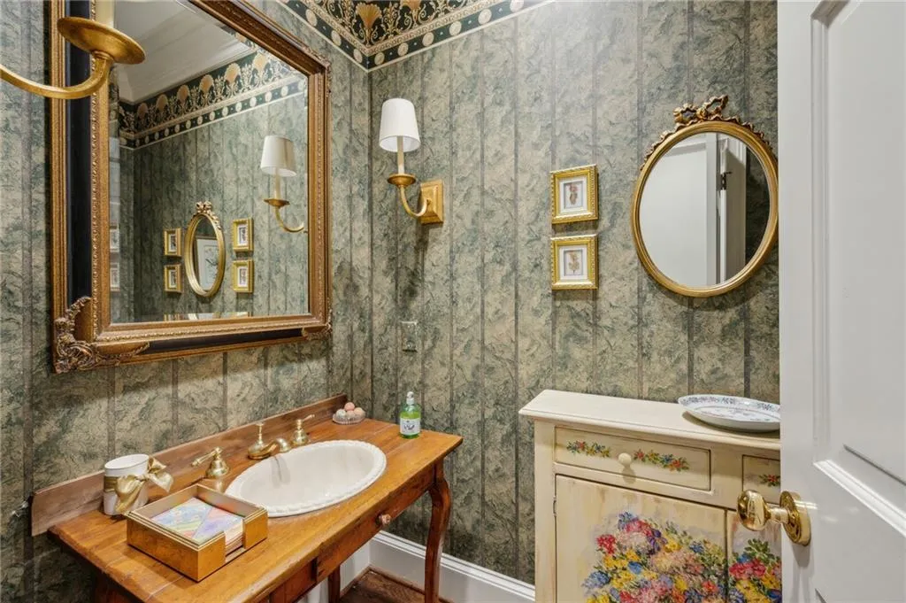 Powder room