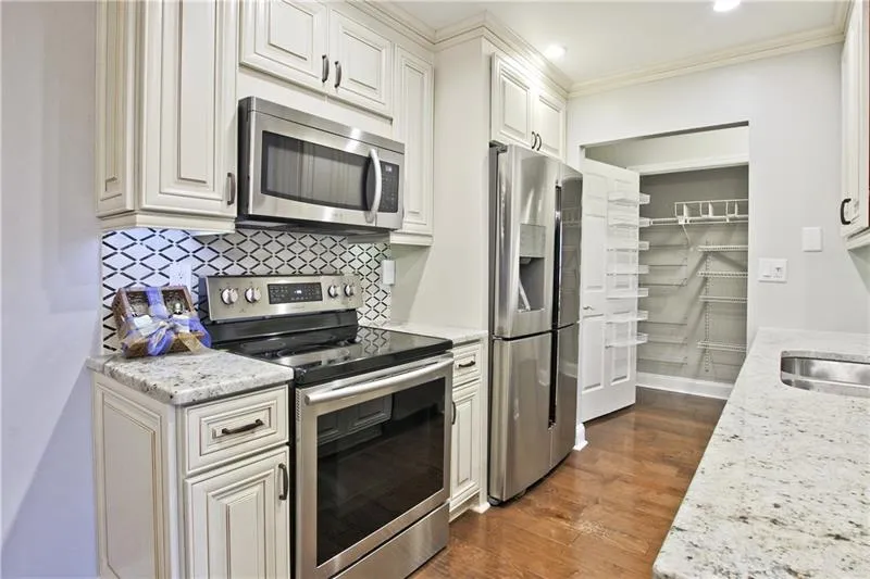 300 Johnson Ferry Road Ne Unit A604, Sandy Springs, Georgia 30328, 2 Bedrooms Bedrooms, ,2 BathroomsBathrooms,Residential,Sold,300 Johnson Ferry Road Ne Unit A604,6618286