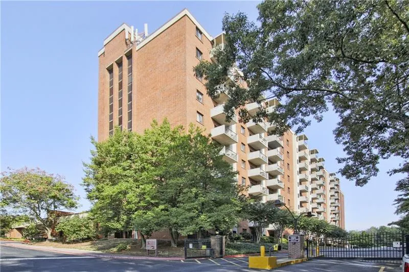 300 Johnson Ferry Road Ne Unit A604, Sandy Springs, Georgia 30328, 2 Bedrooms Bedrooms, ,2 BathroomsBathrooms,Residential,Sold,300 Johnson Ferry Road Ne Unit A604,6618286