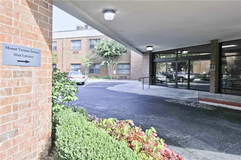 300 Johnson Ferry Road Ne Unit A604, Sandy Springs, Georgia 30328, 2 Bedrooms Bedrooms, ,2 BathroomsBathrooms,Residential,Sold,300 Johnson Ferry Road Ne Unit A604,6618286