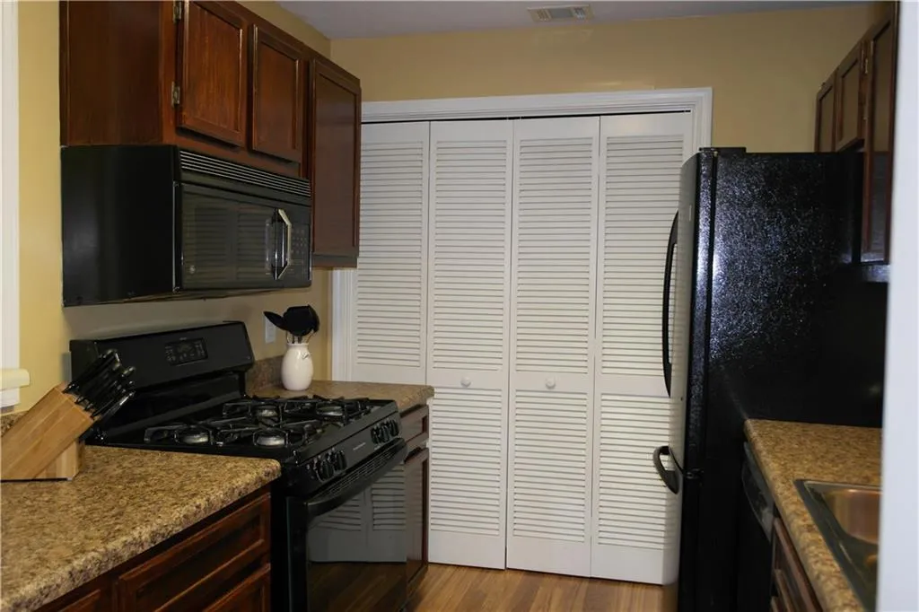 610 Gettysburg Place Unit 610, Sandy Springs, Georgia 30350, 2 Bedrooms Bedrooms, ,2 BathroomsBathrooms,Residential,Sold,610 Gettysburg Place Unit 610,5738956