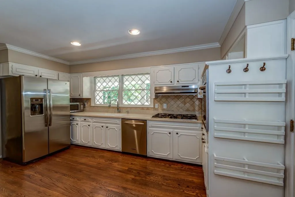 600 Amberidge Trail, Atlanta, Georgia 30328, 3 Bedrooms Bedrooms, ,2 BathroomsBathrooms,Residential,Sold,600 Amberidge Trail,5902184