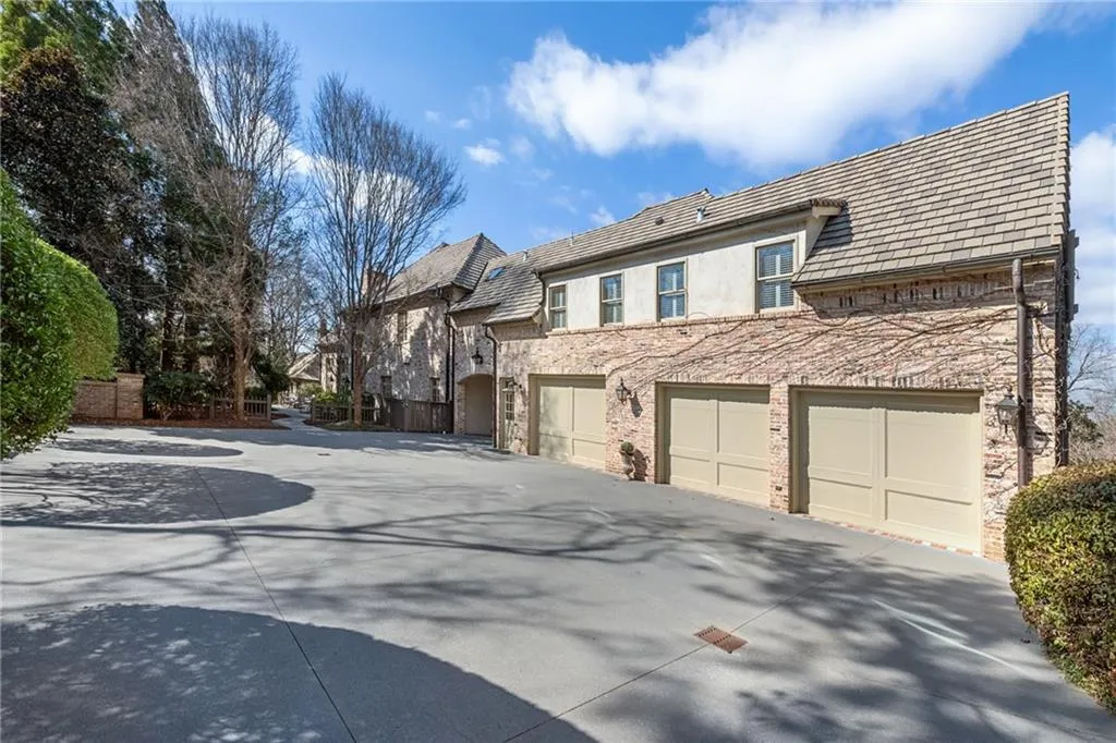 4380 Harris Trail Nw, Atlanta, Georgia 30327, 6 Bedrooms Bedrooms, 0 ,6 BathroomsBathrooms,Residential,For Sale,4380 Harris Trail Nw,7730118