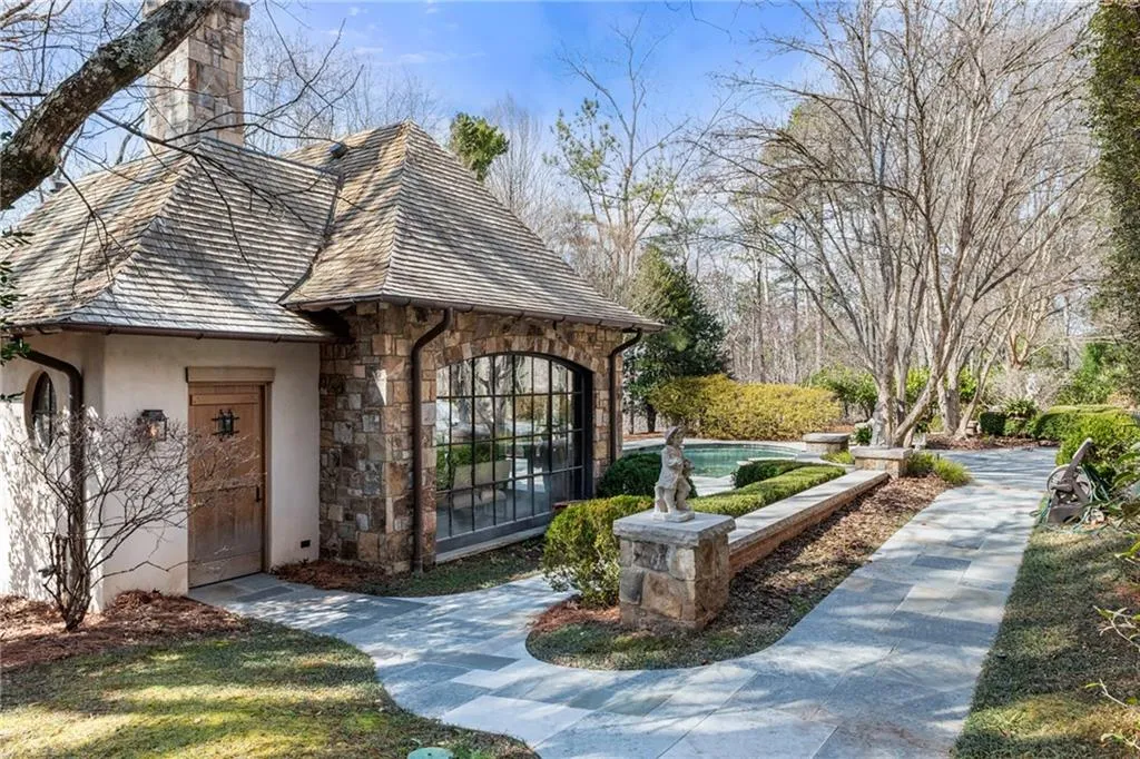 4380 Harris Trail Nw, Atlanta, Georgia 30327, 6 Bedrooms Bedrooms, 0 ,6 BathroomsBathrooms,Residential,For Sale,4380 Harris Trail Nw,7730118