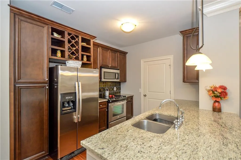 901 Ne Abernathy Road Unit 6120, Sandy Springs, Georgia 30328, 2 Bedrooms Bedrooms, ,2 BathroomsBathrooms,Residential,Sold,901 Ne Abernathy Road Unit 6120,5751934