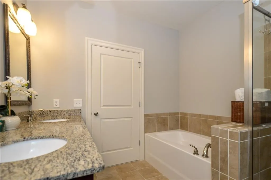 901 Ne Abernathy Road Unit 6120, Sandy Springs, Georgia 30328, 2 Bedrooms Bedrooms, ,2 BathroomsBathrooms,Residential,Sold,901 Ne Abernathy Road Unit 6120,5751934