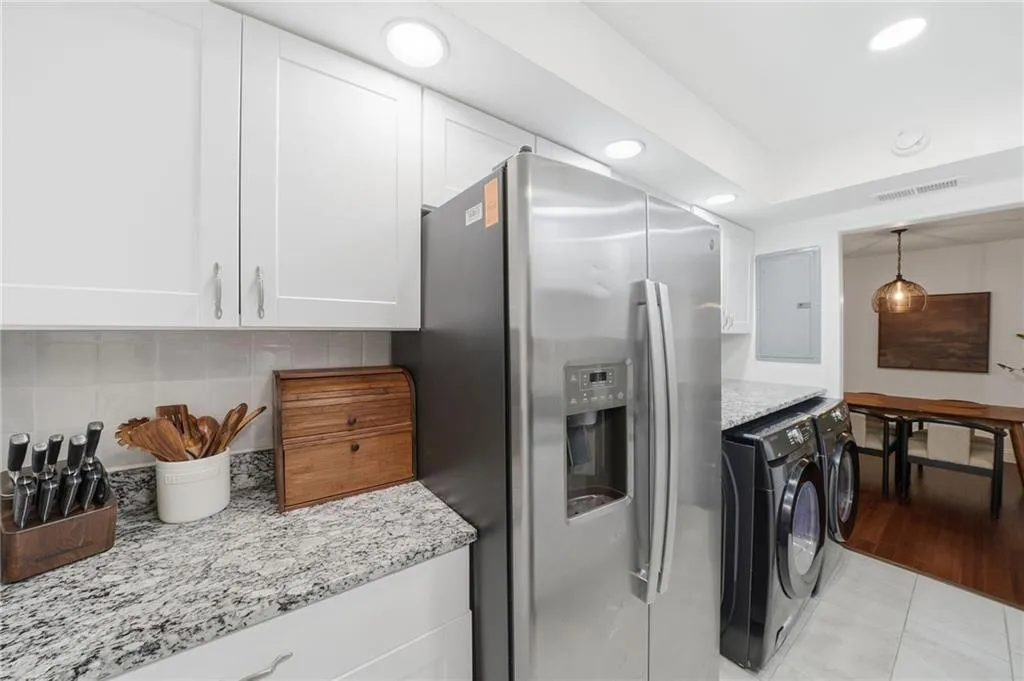 6851 Roswell Road Unit H29, Atlanta, Georgia 30328, 2 Bedrooms Bedrooms, ,2 BathroomsBathrooms,Residential,For Sale,6851 Roswell Road Unit H29,7674571