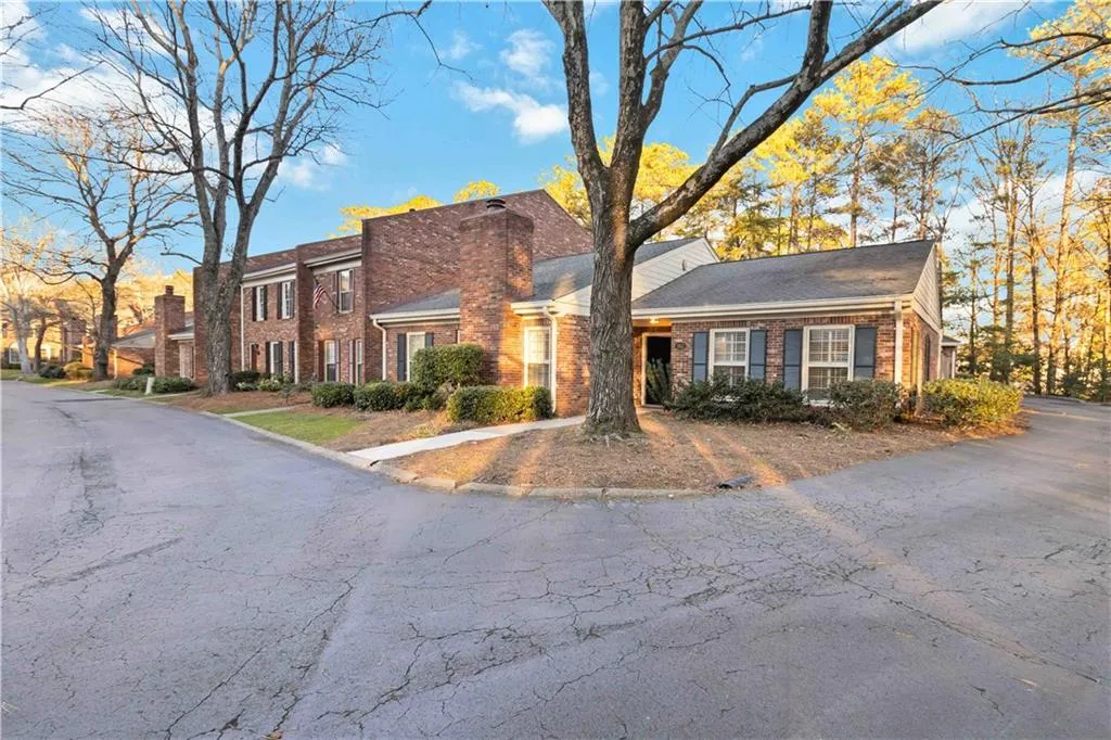262 The South Chace, Atlanta, Georgia 30328, 2 Bedrooms Bedrooms, ,2 BathroomsBathrooms,Residential,Sold,262 The South Chace,7704696