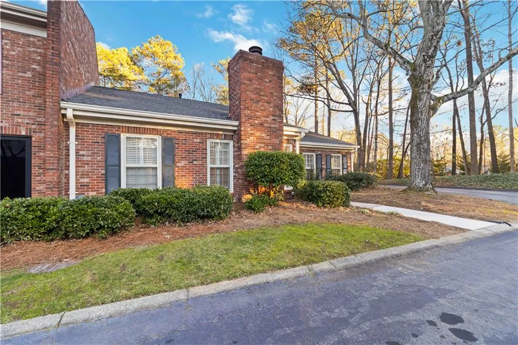 262 The South Chace, Atlanta, Georgia 30328, 2 Bedrooms Bedrooms, ,2 BathroomsBathrooms,Residential,For Sale,262 The South Chace,7704696