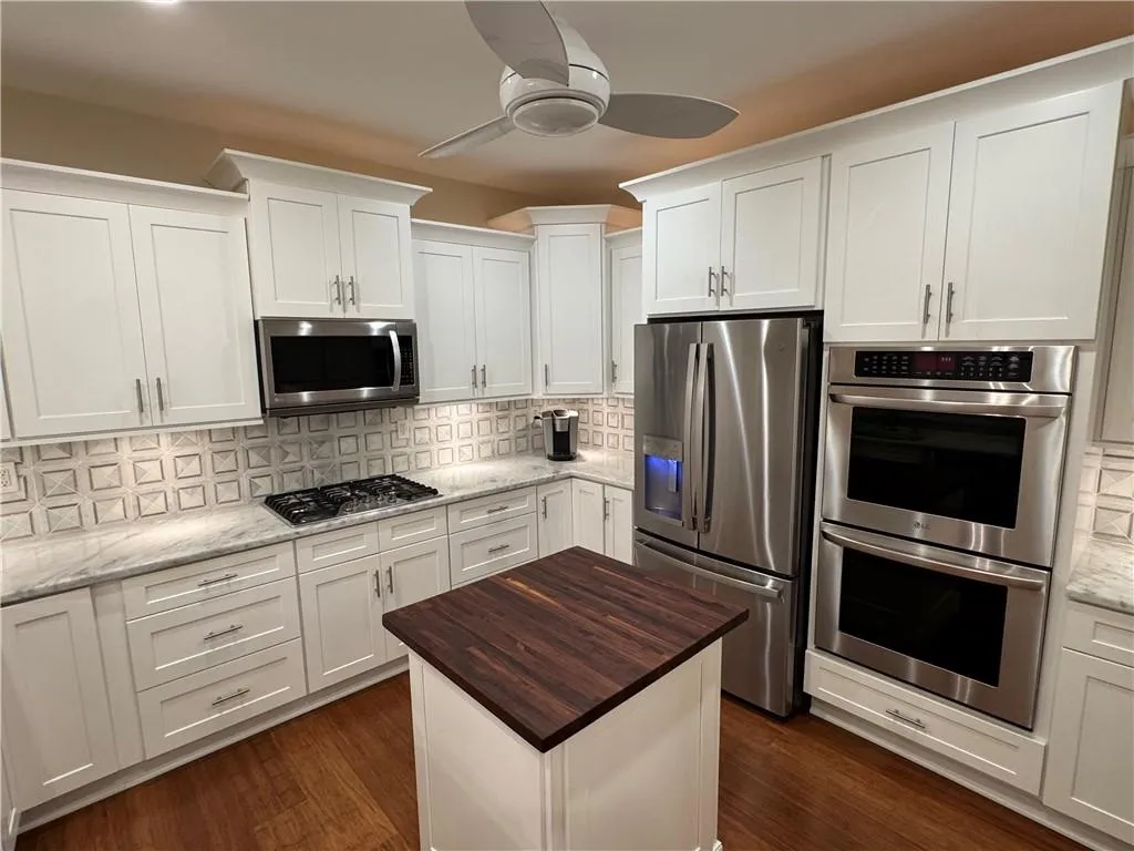 3047 Lenox Road Ne Unit 2105, Atlanta, Georgia 30324, 2 Bedrooms Bedrooms, ,2 BathroomsBathrooms,Residential,Sold,3047 Lenox Road Ne Unit 2105,7566875