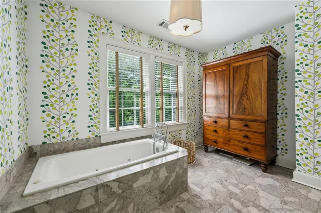 3086 Pine Valley Road, Atlanta, Georgia 30305, 4 Bedrooms Bedrooms, ,4 BathroomsBathrooms,Residential,For Sale,3086 Pine Valley Road,7648194