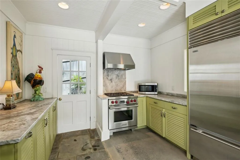 3086 Pine Valley Road, Atlanta, Georgia 30305, 4 Bedrooms Bedrooms, ,4 BathroomsBathrooms,Residential,For Sale,3086 Pine Valley Road,7648194