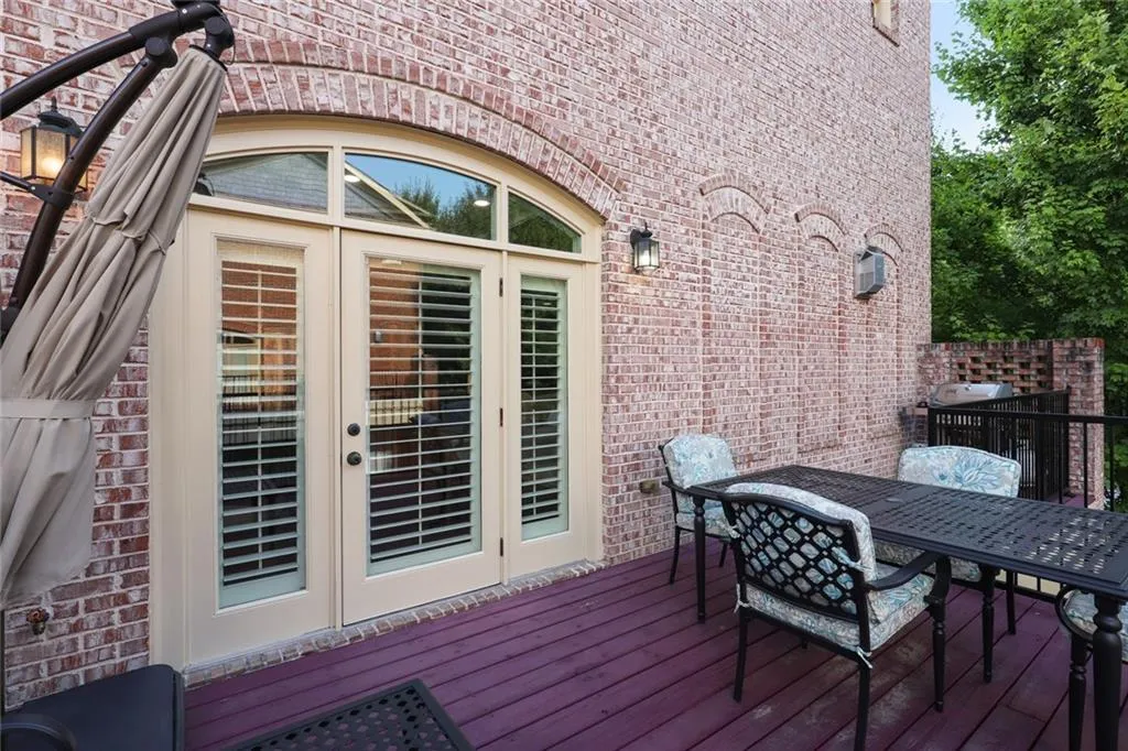 619 Riverlawn Court, Atlanta, Georgia 30339, 4 Bedrooms Bedrooms, ,4 BathroomsBathrooms,Residential,Sold,619 Riverlawn Court,6936971