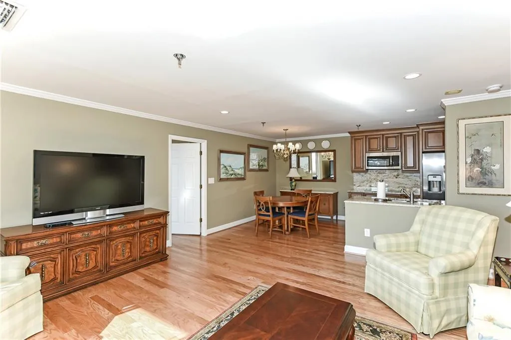 300 Johnson Ferry Road Ne Unit B514, Sandy Springs, Georgia 30328, 2 Bedrooms Bedrooms, ,2 BathroomsBathrooms,Residential,Sold,300 Johnson Ferry Road Ne Unit B514,6668799