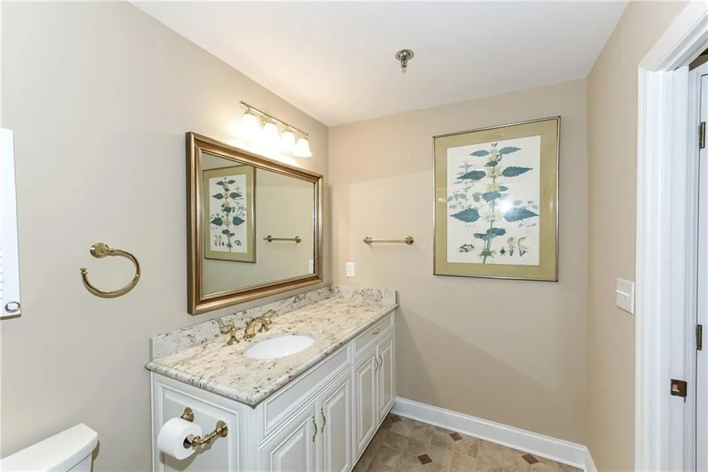 300 Johnson Ferry Road Ne Unit B514, Sandy Springs, Georgia 30328, 2 Bedrooms Bedrooms, ,2 BathroomsBathrooms,Residential,Sold,300 Johnson Ferry Road Ne Unit B514,6668799