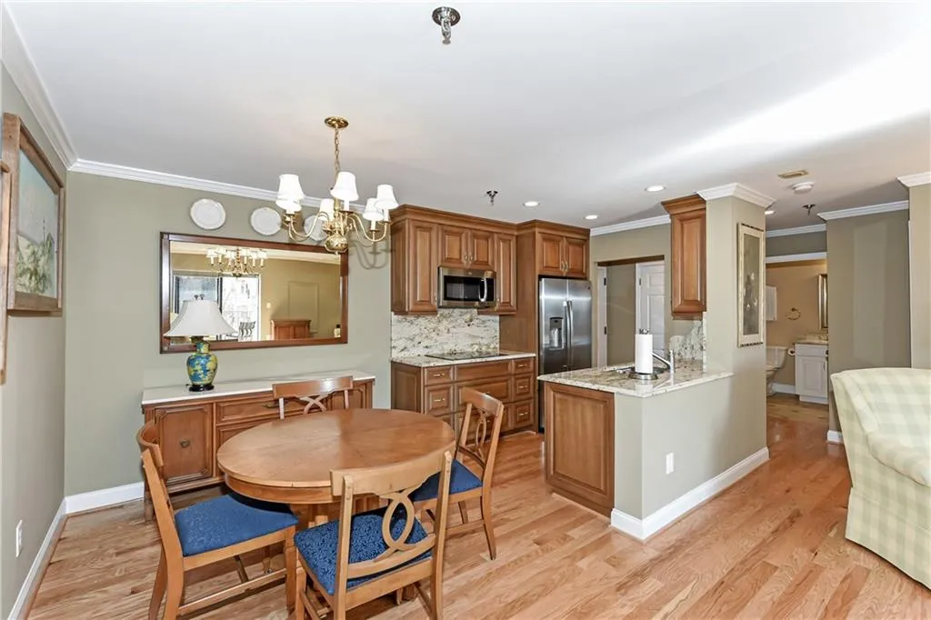 300 Johnson Ferry Road Ne Unit B514, Sandy Springs, Georgia 30328, 2 Bedrooms Bedrooms, ,2 BathroomsBathrooms,Residential,Sold,300 Johnson Ferry Road Ne Unit B514,6668799