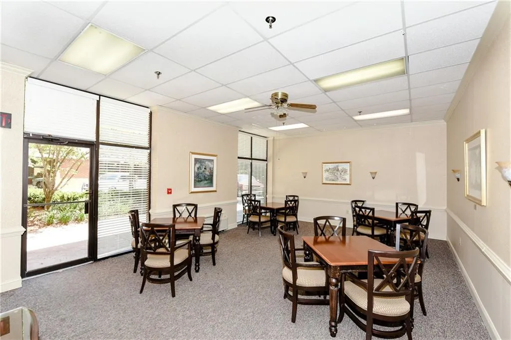 300 Johnson Ferry Road Ne Unit B514, Sandy Springs, Georgia 30328, 2 Bedrooms Bedrooms, ,2 BathroomsBathrooms,Residential,Sold,300 Johnson Ferry Road Ne Unit B514,6668799