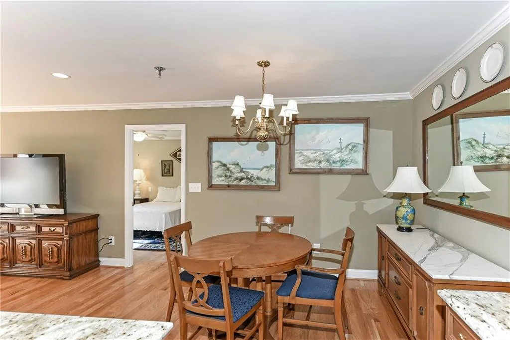 300 Johnson Ferry Road Ne Unit B514, Sandy Springs, Georgia 30328, 2 Bedrooms Bedrooms, ,2 BathroomsBathrooms,Residential,Sold,300 Johnson Ferry Road Ne Unit B514,6668799