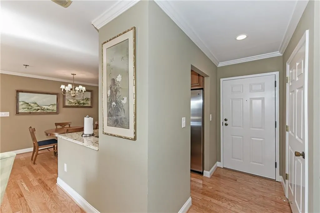 300 Johnson Ferry Road Ne Unit B514, Sandy Springs, Georgia 30328, 2 Bedrooms Bedrooms, ,2 BathroomsBathrooms,Residential,Sold,300 Johnson Ferry Road Ne Unit B514,6668799