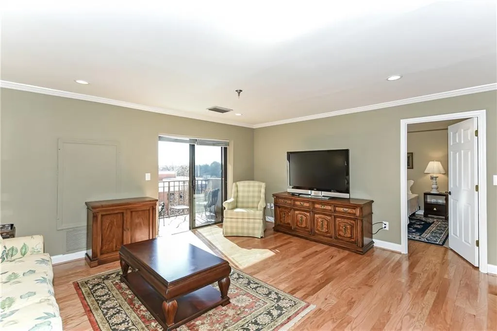 300 Johnson Ferry Road Ne Unit B514, Sandy Springs, Georgia 30328, 2 Bedrooms Bedrooms, ,2 BathroomsBathrooms,Residential,Sold,300 Johnson Ferry Road Ne Unit B514,6668799