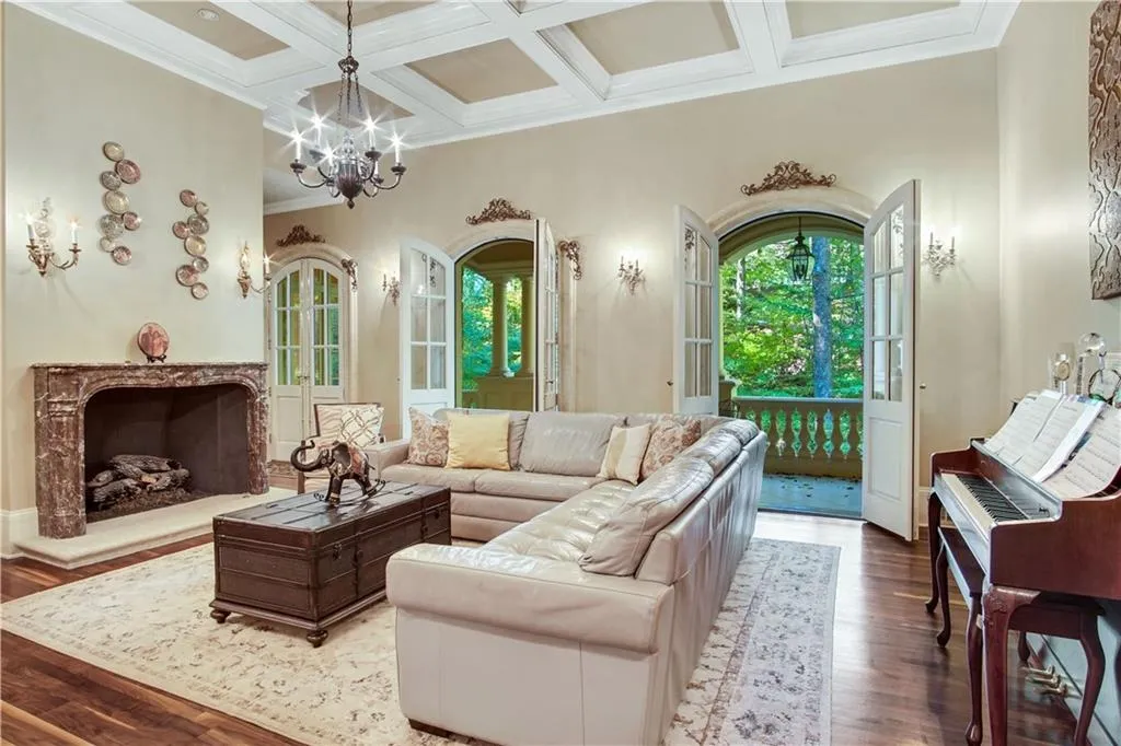 5151 Long Island Drive Nw, Atlanta, Georgia 30327, 5 Bedrooms Bedrooms, ,5 BathroomsBathrooms,Residential,Sold,5151 Long Island Drive Nw,6803747