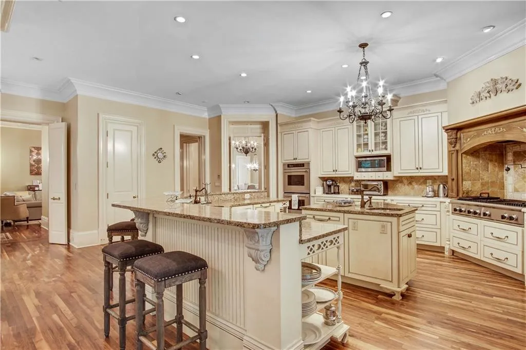 5151 Long Island Drive Nw, Atlanta, Georgia 30327, 5 Bedrooms Bedrooms, ,5 BathroomsBathrooms,Residential,Sold,5151 Long Island Drive Nw,6803747