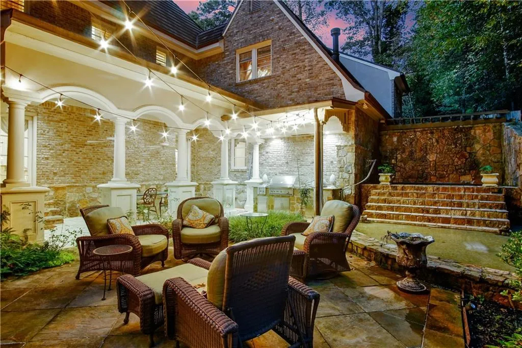 5151 Long Island Drive Nw, Atlanta, Georgia 30327, 5 Bedrooms Bedrooms, ,5 BathroomsBathrooms,Residential,Sold,5151 Long Island Drive Nw,6803747