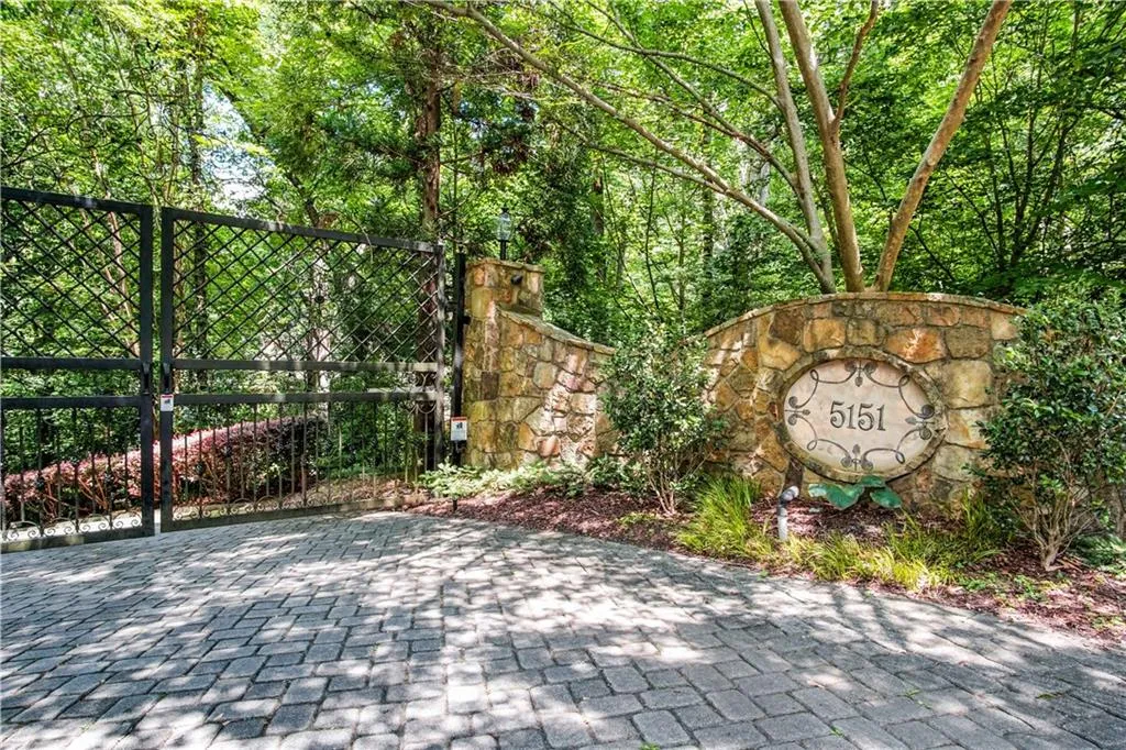 5151 Long Island Drive Nw, Atlanta, Georgia 30327, 5 Bedrooms Bedrooms, ,5 BathroomsBathrooms,Residential,Sold,5151 Long Island Drive Nw,6803747