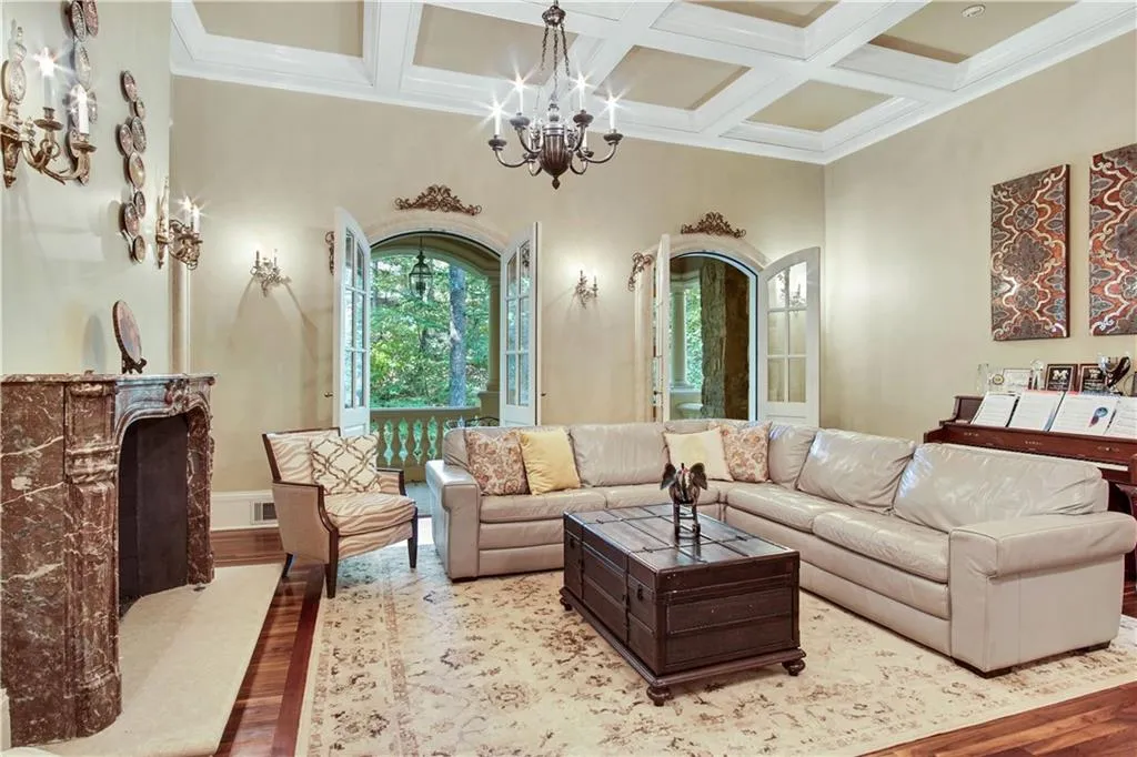 5151 Long Island Drive Nw, Atlanta, Georgia 30327, 5 Bedrooms Bedrooms, ,5 BathroomsBathrooms,Residential,Sold,5151 Long Island Drive Nw,6803747