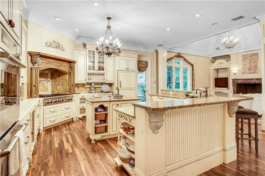 5151 Long Island Drive Nw, Atlanta, Georgia 30327, 5 Bedrooms Bedrooms, ,5 BathroomsBathrooms,Residential,Sold,5151 Long Island Drive Nw,6803747