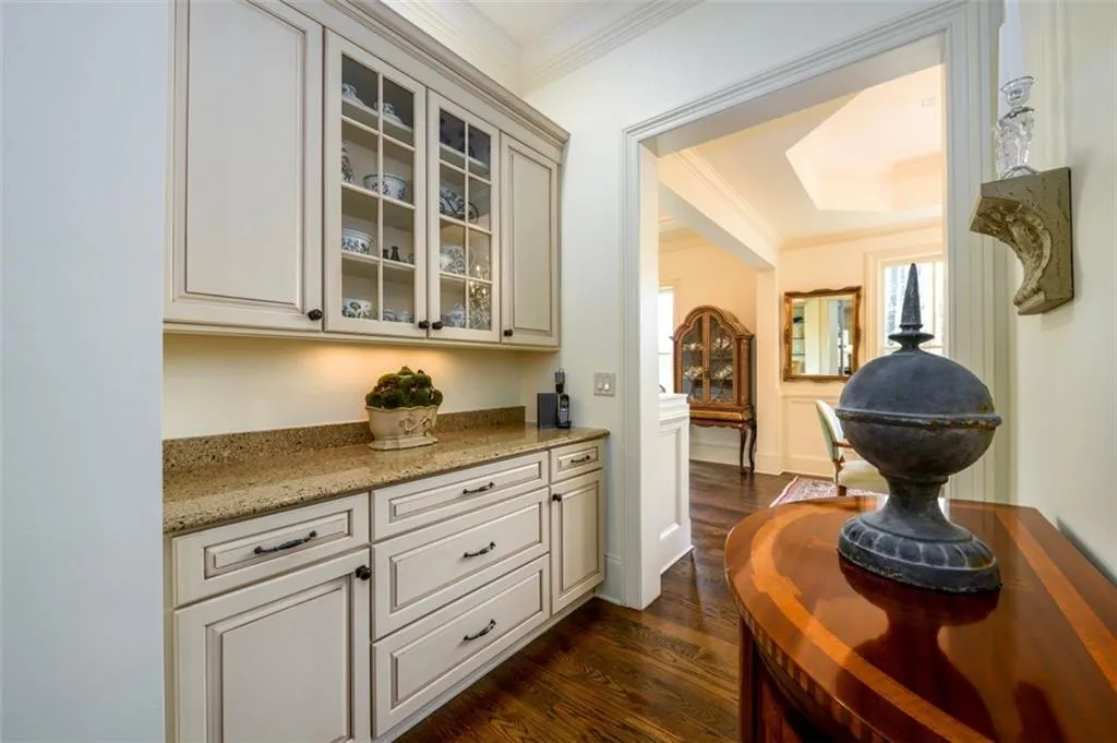 5332 Greenland Road Unit 102, Sandy Springs, Georgia 30342, 4 Bedrooms Bedrooms, ,4 BathroomsBathrooms,Residential,Sold,5332 Greenland Road Unit 102,7193665