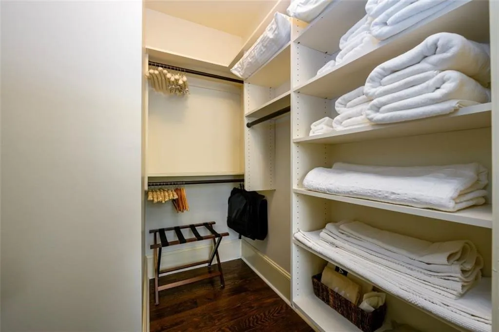 5332 Greenland Road Unit 102, Sandy Springs, Georgia 30342, 4 Bedrooms Bedrooms, ,4 BathroomsBathrooms,Residential,Sold,5332 Greenland Road Unit 102,7193665