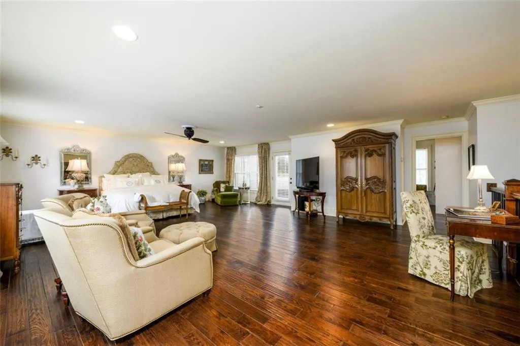 5332 Greenland Road Unit 102, Sandy Springs, Georgia 30342, 4 Bedrooms Bedrooms, ,4 BathroomsBathrooms,Residential,Sold,5332 Greenland Road Unit 102,7193665