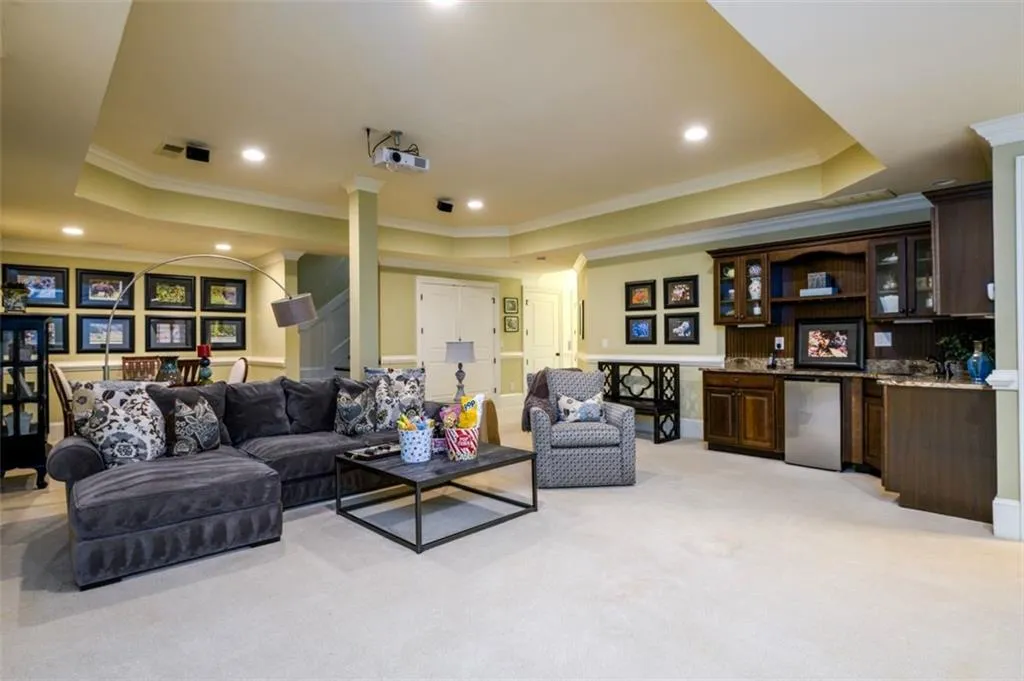 5332 Greenland Road Unit 102, Sandy Springs, Georgia 30342, 4 Bedrooms Bedrooms, ,4 BathroomsBathrooms,Residential,Sold,5332 Greenland Road Unit 102,7193665