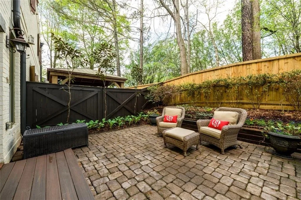 5332 Greenland Road Unit 102, Sandy Springs, Georgia 30342, 4 Bedrooms Bedrooms, ,4 BathroomsBathrooms,Residential,Sold,5332 Greenland Road Unit 102,7193665