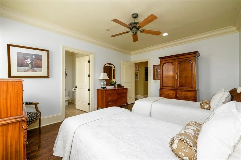 5332 Greenland Road Unit 102, Sandy Springs, Georgia 30342, 4 Bedrooms Bedrooms, ,4 BathroomsBathrooms,Residential,Sold,5332 Greenland Road Unit 102,7193665
