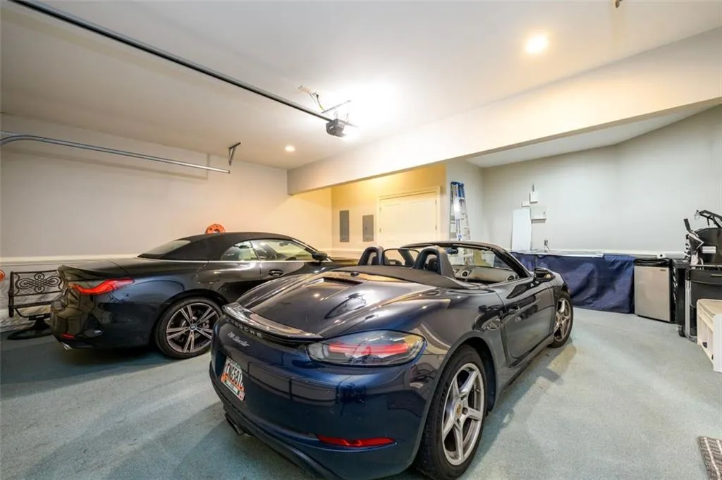 5332 Greenland Road Unit 102, Sandy Springs, Georgia 30342, 4 Bedrooms Bedrooms, ,4 BathroomsBathrooms,Residential,Sold,5332 Greenland Road Unit 102,7193665