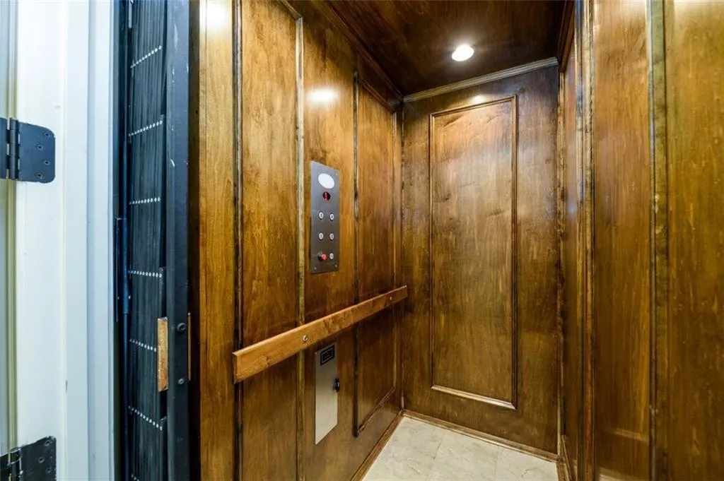 5332 Greenland Road Unit 102, Sandy Springs, Georgia 30342, 4 Bedrooms Bedrooms, ,4 BathroomsBathrooms,Residential,Sold,5332 Greenland Road Unit 102,7193665