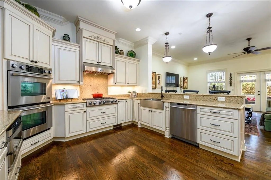 5332 Greenland Road Unit 102, Sandy Springs, Georgia 30342, 4 Bedrooms Bedrooms, ,4 BathroomsBathrooms,Residential,Sold,5332 Greenland Road Unit 102,7193665