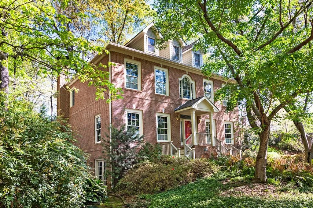 2200 Dunwoody Club Drive, Atlanta, Georgia 30350, 4 Bedrooms Bedrooms, ,2 BathroomsBathrooms,Residential,Sold,2200 Dunwoody Club Drive,6710080