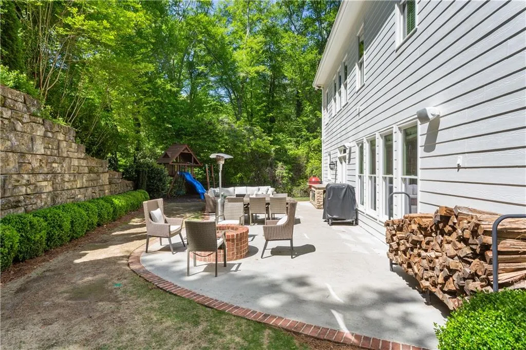 4605 Peachtree Dunwoody Road, Sandy Springs, Georgia 30342, 5 Bedrooms Bedrooms, ,4 BathroomsBathrooms,Residential,Sold,4605 Peachtree Dunwoody Road,7202941