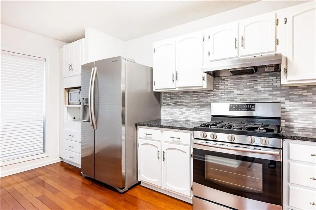 2901 Lenox Way Ne Unit 902, Atlanta, Georgia 30324, 2 Bedrooms Bedrooms, ,1 BathroomBathrooms,Residential,For Sale,2901 Lenox Way Ne Unit 902,7644012